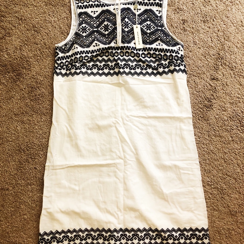 SOLD NWT max studio dress